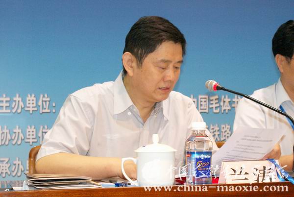 上海市铁道学会秘书长兰涛主持