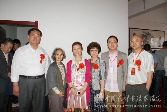 左起:孔维阳、潘婉儒、王静、杨曼云、肖智明、王震