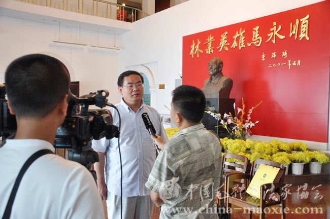 采访中国毛体书法家协会副会长兼秘书长孔维阳